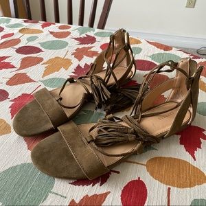 Express flat sandals